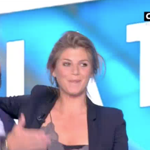 Benjamin Castaldi apprend en direct dans "Touche pas à mon poste" que sa femme Aurore a été recrutée par Cyril Hanona pour la rentrée. Le 6 juin sur C8.