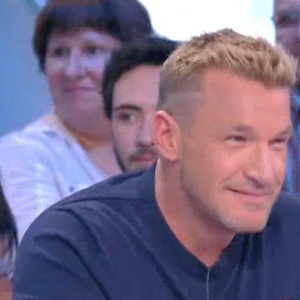 Benjamin Castaldi apprend en direct dans "Touche pas à mon poste" que sa femme Aurore a été recrutée par Cyril Hanona pour la rentrée. Le 6 juin sur C8.