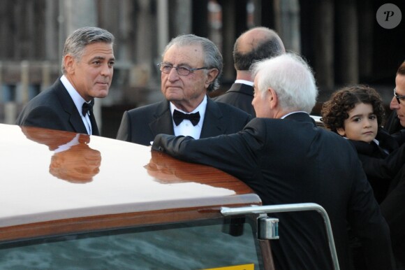 George Clooney, Ramzi Sabbagh Alamuddin (père d'Amal Alamuddin) et son père Nick Clooney - George Clooney et ses invités se rendent à son mariage avec Amal Alamuddin à Venise, le 27 septembre 2014. Tout le monde a quitté l'hôtel pour se rendre à la cérémonie.