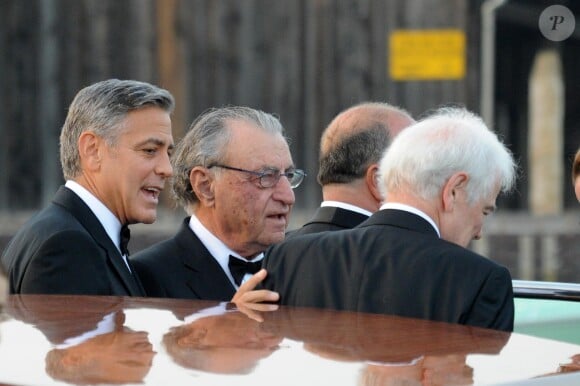 George Clooney, Ramzi Sabbagh Alamuddin (père d'Amal Alamuddin) et son père Nick Clooney - George Clooney et ses invités se rendent à son mariage avec Amal Alamuddin à Venise, le 27 septembre 2014.