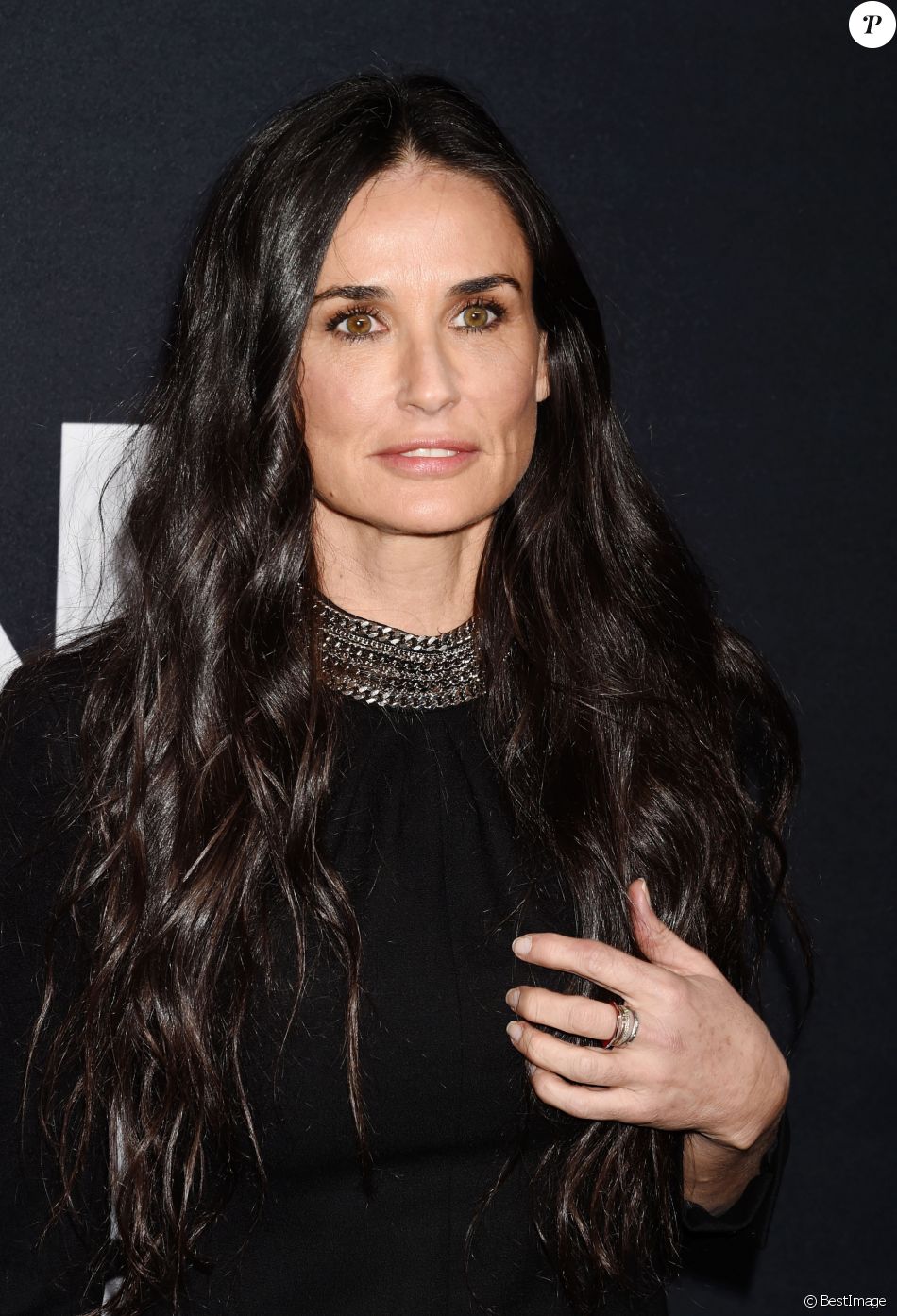 Demi Moore - People au défilé Saint-Laurent à Hollywood le 10 février