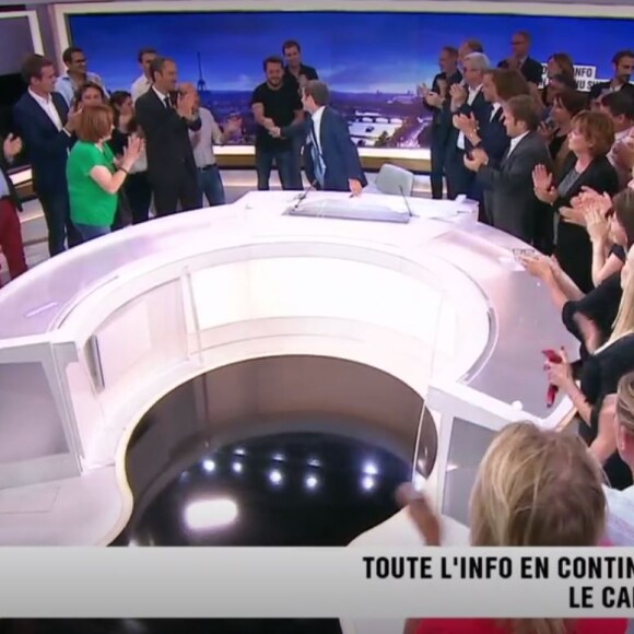 David Pujadas fait ses adieux lors de son dernier JT de 20h jeudi 8 juin 2017 sur France 2.