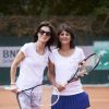 Caroline Barclay et Estelle Denis lors de la deuxième journée du Trophée des Personnalités de Roland-Garros le 7 juin 2017.