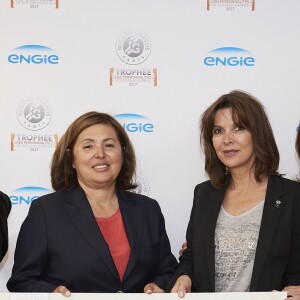 Claire Chazal, Tina Kieffer, Franboise Holtz et V. Bernis lors de la deuxième journée du Trophée des Personnalités de Roland-Garros le 7 juin 2017.