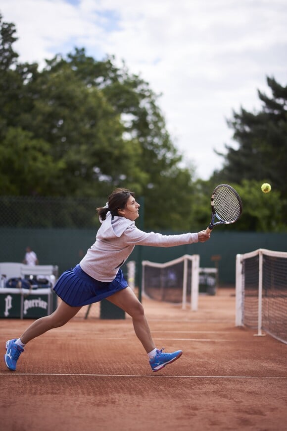Estelle Denis lors de la deuxième journée du Trophée des Personnalités de Roland-Garros le 7 juin 2017.