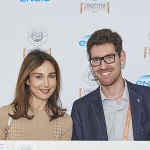 Elsa Zylberstein lors de la troisième journée du Trophée des Personnalités de Roland-Garros le 8 juin 2017.