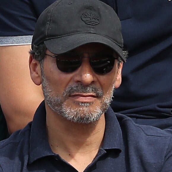 Marilou Berry et son compagnon - Les célébrités dans les tribunes lors des internationaux de France de Roland-Garros à Paris, le 4 juin 2017. © Dominique Jacovides-Cyril Moreau/Bestimage