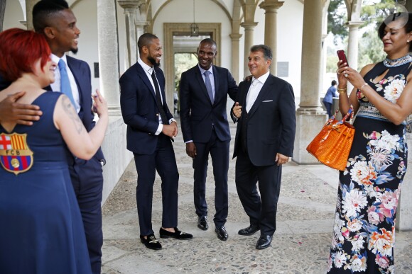 Samuel Eto'o, son épouse Georgette (à droite), Seydou Keita, Eric Abidal et Joan Laporta - Mariage du footballeur Victor Valdés et de Yolanda Cardone à Barcelone le 9 juin 2017. 