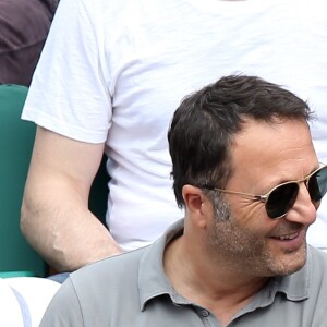 Arthur (Jacques Essebag) et sa compagne Mareva Galanter dans les tribunes lors de la finale homme des Internationaux de Tennis de Roland-Garros à Paris, le 11 juin 2017. © Jacovides-Moreau/Bestimage