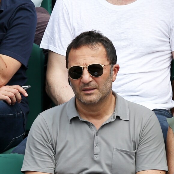 Arthur (Jacques Essebag) et sa compagne Mareva Galanter dans les tribunes lors de la finale homme des Internationaux de Tennis de Roland-Garros à Paris, le 11 juin 2017. © Jacovides-Moreau/Bestimage