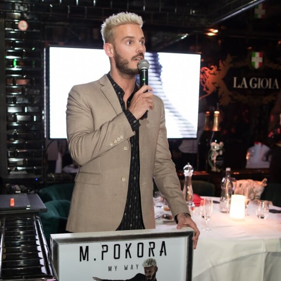 Exclusif - Matt Pokora (M. Pokora) reçoit son disque de diamant (500.000 albums) au restaurant la "Gioia" à Paris, le 10 mai 2017. © Rachid Bellak/Bestimage