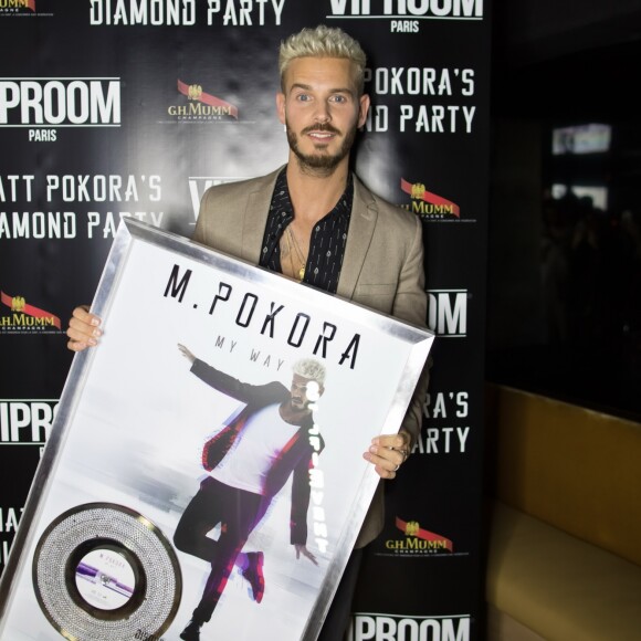 Exclusif - Matt Pokora (M. Pokora) reçoit son disque de diamant (500.000 albums) au restaurant la "Gioia" à Paris, le 10 mai 2017. © Rachid Bellak/Bestimage