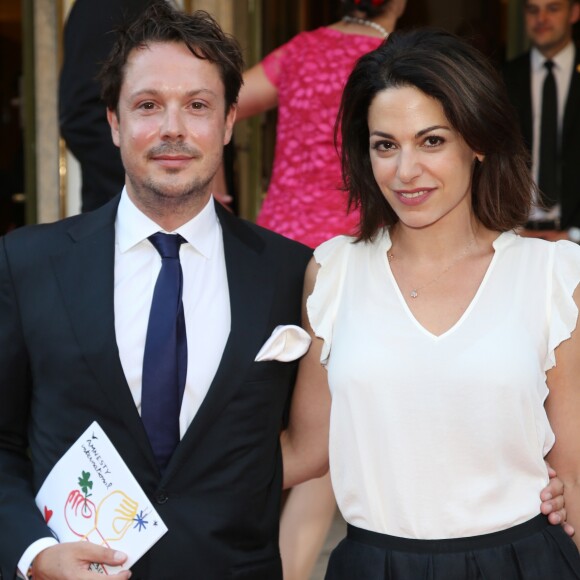 Davy Sardou et Noémie Elbaz lors du 23ème Gala "Musique contre l'oubli" au profit d'Amnesty International au thêatre des Champs-Elysées. Paris, le 14 juin 2017. © Denis Guignebourg/Bestimage
