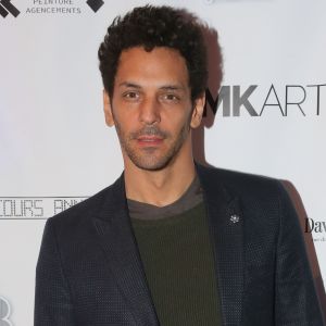 Exclusif - Tomer Sisley - Vernissage de l'exposition "MKART" aux Salons Hoche à Paris le 26 avril 2017. Plus qu'un vernissage, cet art show fut un rdv incontournable pour les amateurs d’art moderne et constitue le point de départ de l’exposition à la Galerie Sonia Monti du 27 Avril au 9 Juin 2017. 10% des bénéfices des ventes seront reversés à l'association "Mille Femmes pour Mille Vies" qui lutte contre le cancer de l'utérus. © CVS/Bestimage