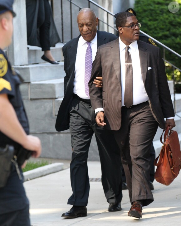 Bill Cosby quitte le tribunal au cinquième jour de son procès pour agression sexuelle à Norristown le 9 juin 2017.