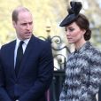 Le prince William, duc de Cambridge, Catherine (Kate) Middleton, duchesse de Cambridge, et le prince Harry assistent à une messe en hommage aux victimes de l'attentat de Londres à l'abbaye de West­mins­ter. Londres, le 6 avril 2017.