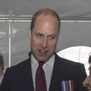 Le prince William, duc de Cambridge et le gouverneur général de Nouvelle-Zélande Patsy Reddy au Parc de Paix de l'ÎIe d'Irlande à Messines, le 7 juin 2017, lors de la commémoration de la Bataille de Messines.