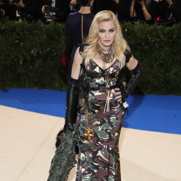 Madonna (un grillz dentaire fait de diamants) au MET 2017 Costume Institute Gala sur le thème de "Rei Kawakubo/Comme des Garçons: Art Of The In-Between" à New York le 1er mai 2017.