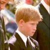 Le prince Harry a gardé un souvenir traumatisant des funérailles publiques de sa mère Lady Di, le 6 septembre 1997 à Londres. Agé de 12 ans et au côté de William (15 ans), il avait eu à marcher derrière le cercueil jusqu'à l'abbaye de Westminster, sous le regard de millions de Britanniques et de téléspectateurs du monde entier.