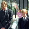 Le prince Harry a gardé un souvenir traumatisant des funérailles publiques de sa mère Lady Di, le 6 septembre 1997 à Londres. Agé de 12 ans et au côté de son frère William (15 ans), il avait eu à marcher derrière le cercueil pendant une demi-heure jusqu'à l'abbaye de Westminster, sous le regard de millions de Britanniques et de téléspectateurs du monde entier.