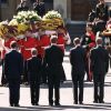 Le prince Harry a gardé un souvenir traumatisant des funérailles publiques de sa mère Lady Di, le 6 septembre 1997 à Londres. Agé de 12 ans et au côté de William (15 ans), il avait dû marcher derrière le cercueil pendant une demi-heure jusqu'à l'abbaye de Westminster, sous le regard de millions de Britanniques et de téléspectateurs du monde entier.