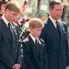 Le prince Harry a gardé un souvenir traumatisant des funérailles publiques de sa mère Lady Di, le 6 septembre 1997 à Londres. Agé de 12 ans et au côté de William (15 ans), il avait eu à marcher derrière le cercueil pendant une demi-heure jusqu'à l'abbaye de Westminster, sous le regard de millions de Britanniques et de téléspectateurs du monde entier.