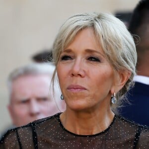 Le Président de la République Française, Emmanuel Macron et sa femme la Première dame Brigitte Macron (Trogneux) accueillent le président de la République de Colombie Juan Manuel Santos et sa femme la Première dame Clemencia Rodriguez au Palais de L'Elysée à Paris, France, le 21 juin 2017. © Dominique Jacovides/Bestimage