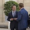 Le président de la République française Emmanuel Macron a reçu l'ancien gouverneur de Californie et acteur Arnold Schwarzenegger  au palais l'Elysée à Paris, France, le 23 juin 2017.© Pierre Perusseau/Bestimage