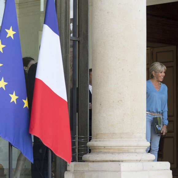 La première dame Brigitte Macron (Trogneux) - Le président de la République française Emmanuel Macron a reçu l'ancien gouverneur de Californie et acteur Arnold Schwarzenegger au palais l'Elysée à Paris, France, le 23 juin 2017.© Pierre Perusseau/Bestimage