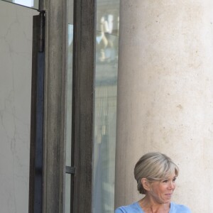 La première dame Brigitte Macron (Trogneux) - Le président de la République française Emmanuel Macron a reçu l'ancien gouverneur de Californie et acteur Arnold Schwarzenegger au palais l'Elysée à Paris, France, le 23 juin 2017.© Pierre Perusseau/Bestimage