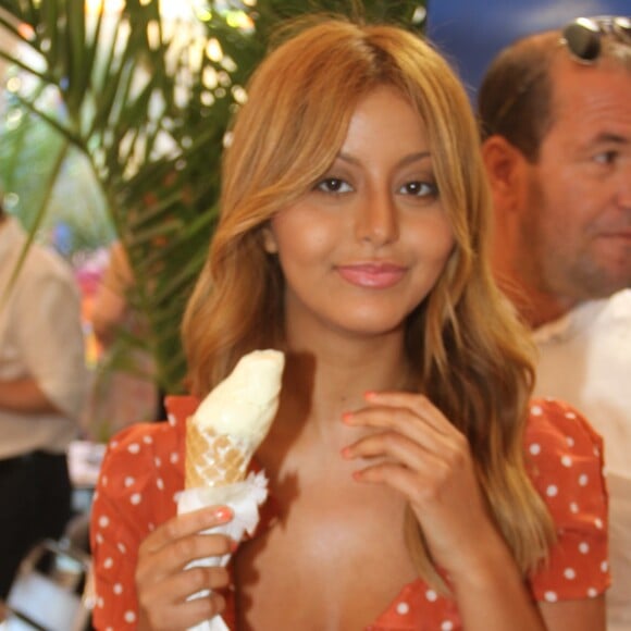 Zahia Dehar - Ouverture de la 34ème Fête foraine des Tuileries au jardin des Tuileries à Paris, France, le 23 juin 2017. © Philippe Baldini/Bestimage