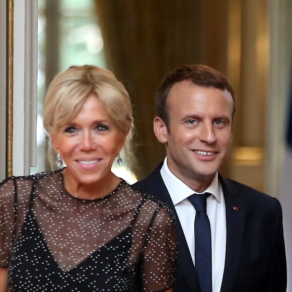 Le Président de la République Française, Emmanuel Macron et sa femme la Première dame Brigitte Macron (Trogneux) lors du dîner d'état en l'honneur du président de la République de Colombie Juan Manuel Santos et sa femme la Première dame Clemencia Rodriguez au Palais de L'Elysée à Paris, France, le 21 juin 2017. © Dominique Jacovides/Bestimage