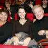 Herbert Léonard avec sa femme Cléo et sa fille Eléa, au Palais des Congrès pour le retour de la comédie musicale Notre Dame de Paris, à Paris le 6 décembre 2005.