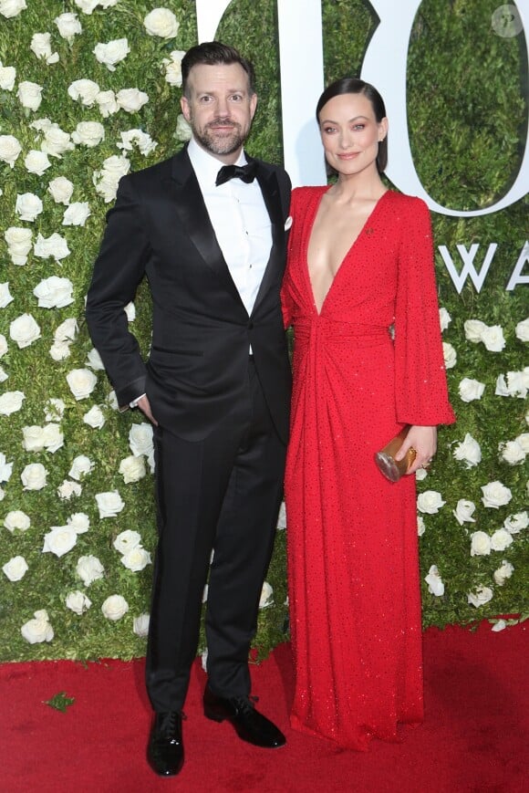 Jason Sudeikis, et sa fiancée Olivia Wilde lors de la 71ème cérémonie annuelle des Tony Awards 2017 au Radio City Music Hall à New York, le 11 juin 2017.