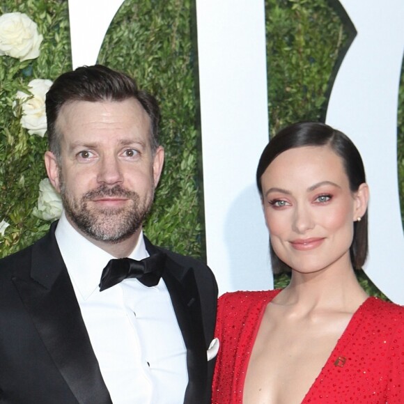 Jason Sudeikis, et sa fiancée Olivia Wilde lors de la 71ème cérémonie annuelle des Tony Awards 2017 au Radio City Music Hall à New York, le 11 juin 2017.