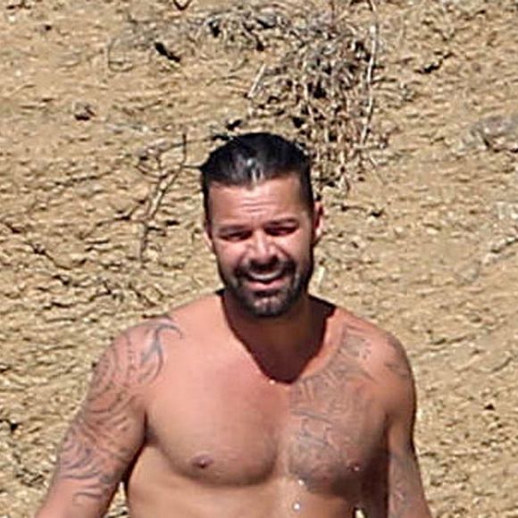 Exclusif - Ricky Martin et son compagnon Jwan Yosef se relaxent sur une plage au Mexique, le 5 décembre 2016