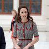 La duchesse Catherine de Cambridge, splendide dans une nouvelle robe Gucci, inaugurait le 29 juin 2017 une nouvelle aile du Victoria and Albert Museum, dans le quartier de South Kensington à Londres.