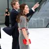 La duchesse Catherine de Cambridge, habillée d'une nouvelle robe Gucci, inaugurait le 29 juin 2017 une nouvelle aile du Victoria and Albert Museum, dans le quartier de South Kensington à Londres.