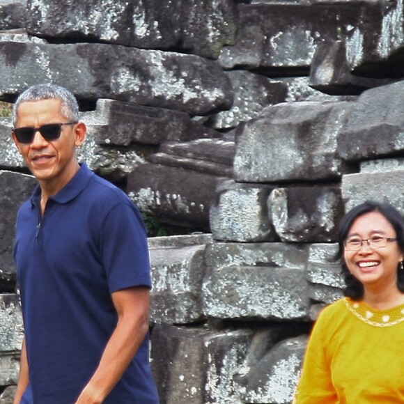 Barack Obama visite le temple Prambanan, en Indonésie, le 29 juin 2017
