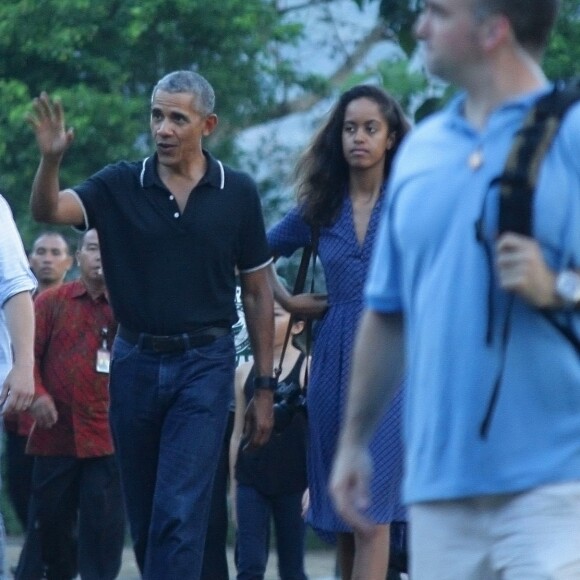 Barack Obama avec ses filles Malia et Sasha, au temple Borobudur, le 28 juin 2017