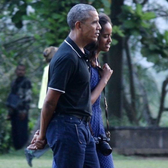 Barack Obama avec ses filles Malia et Sasha, au temple Borobudur, le 28 juin 2017