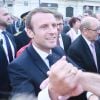 Le président de la République française Emmanuel Macron pendant un bain de foule à son arrivée à Rennes lors de l'inauguration de la nouvelle ligne à grande vitesse (LGV) Paris-Rennes, le 1 juillet 2017. 