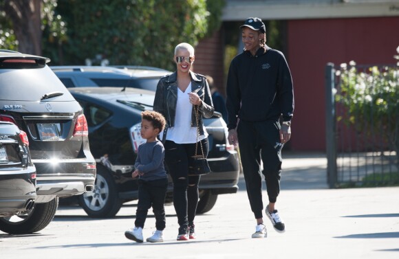 Amber Rose avec Wiz Khalifa et leur fils Sebastian Taylor Thomaz à Los Angeles, le 23 novembre 2016
