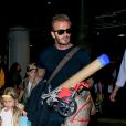 La famille Beckham arrive à l'aéroport de LAX à Los Angeles, le 29 août 2016.