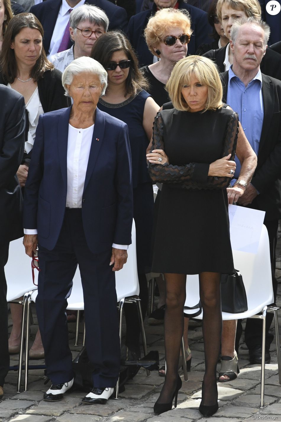 La Famille Et Les Proches Brigitte Macron Trogneux Hommage National A Simone Veil Femme Politique Et Rescapee De La Shoah Dans La Cour D Honneur Des Inva Purepeople