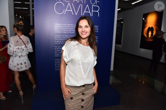 Virginie Ledoyen - Vernissage de l'exposition "The Art of Caviar", célébrant les 30 ans de la collection "Skin Caviar" de La Prairie. Paris, le 4 juillet 2017.