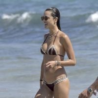 Alessandra Ambrosio torride à la plage : elle s'affiche toujours plus hot...