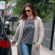 Exclusif - Minka Kelly à la sortie d'un magasin d'articles pour animaux "Tailwaggers" à Los Angeles, Californie, Etats-Unis, le 9 janvier 2017.