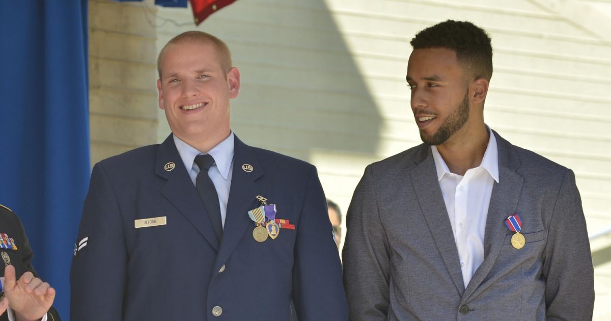 Alek Skarlatos Spencer Stone Et Anthony Sadler Alek Skarlatos, Spencer Stone et Anthony Sadler - Cérémonie de remise
