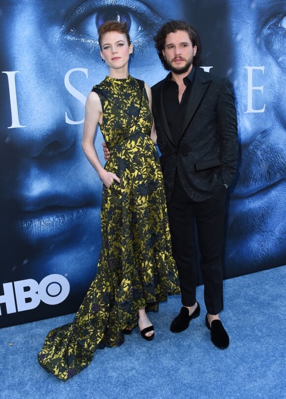 Rose Leslie et son compagnon Kit Harington à la première de la saison 7 de 'Game of Thrones' au Disney Concert Hall à Los Angeles, le 12 juillet 2017 © Chris Delmas/Bestimage